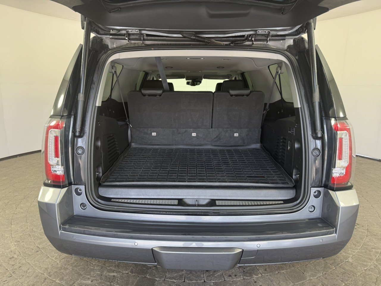 Used 2020 GMC Yukon XL SLT AWD/4WD image 7
