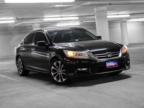 Used 2014 Honda Accord Sport image 4