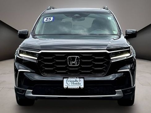 Used 2025 Honda Pilot Elite image 2