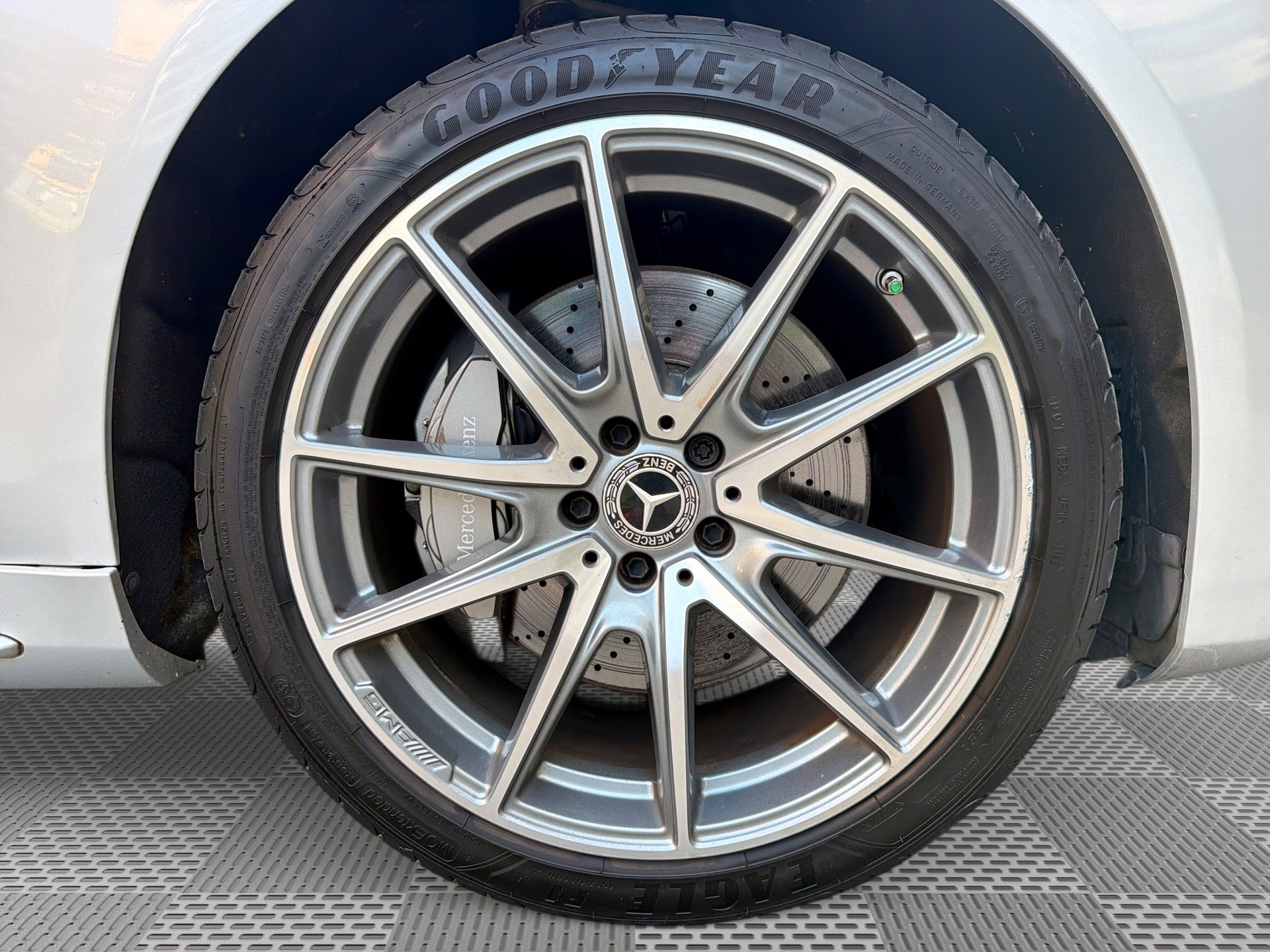 Used 2020 Mercedes-Benz S 560 Sedan w/ AMG Line Exterior image 31