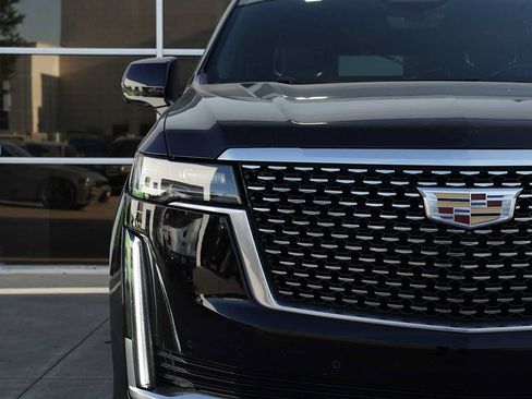 Used 2023 Cadillac Escalade ESV Premium Luxury w/ Performance Package AWD/4WD image 49