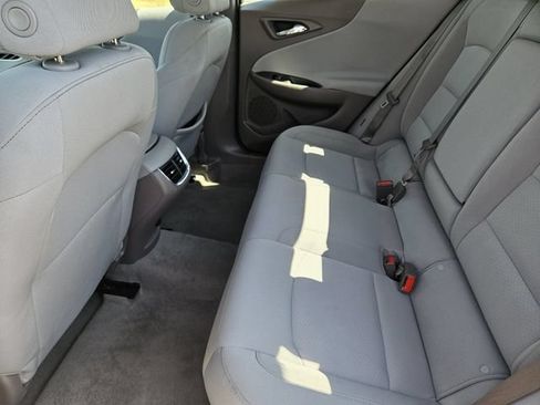 Used 2025 Chevrolet Malibu LT FWD image 30