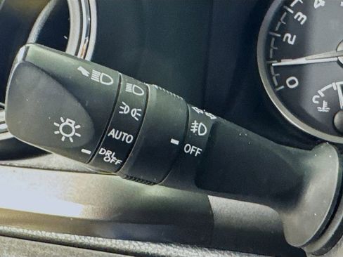 Used 2022 Toyota Tacoma SR5 image 13