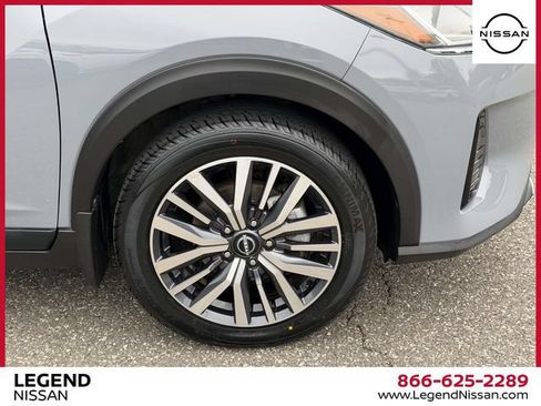 Certified 2024 Nissan Kicks SV w/ Interior Electronics Package FWD image 11