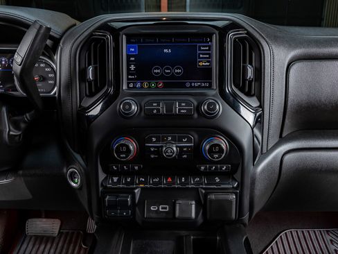 Used 2020 Chevrolet Silverado 2500 LTZ w/ LTZ Premium Package image 20