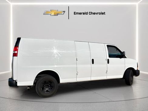 Used 2019 Chevrolet Express 3500 Extended RWD image 3