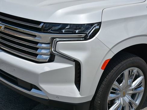 Used 2024 Chevrolet Suburban High Country image 5