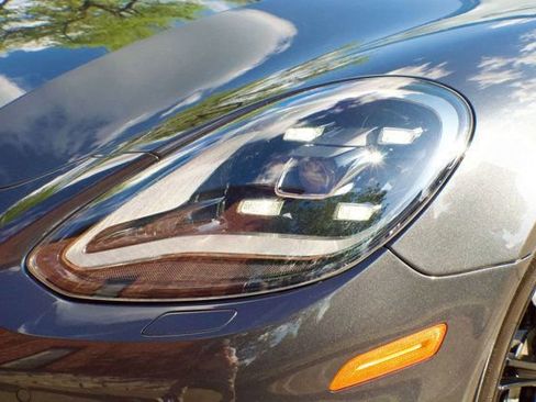 Used 2018 Porsche Panamera 4S AWD/4WD image 15