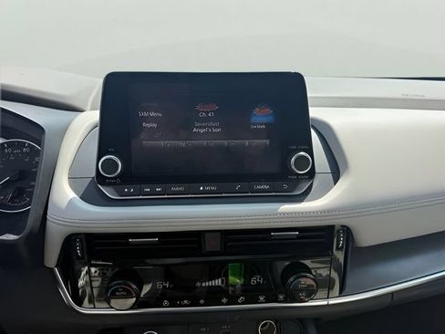 Used 2022 Nissan Rogue SV w/ SV Premium Package AWD/4WD image 14