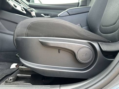 Used 2025 Hyundai Tucson SE FWD image 25