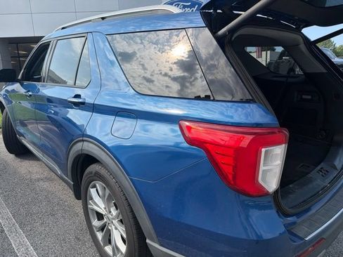 Used 2021 Ford Explorer Limited w/ Equipment Group 301A AWD/4WD image 17