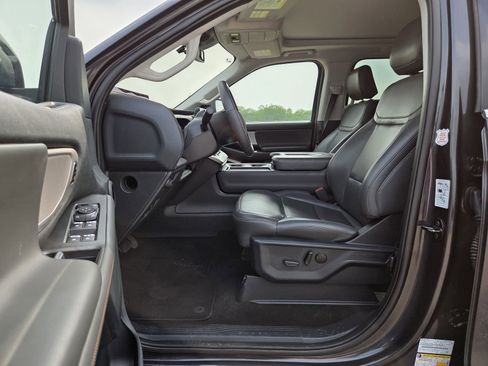 Used 2025 Ford Expedition Active AWD/4WD image 15