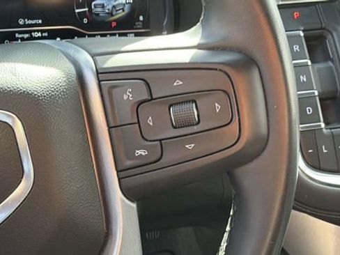 Used 2024 GMC Yukon SLE AWD/4WD image 12