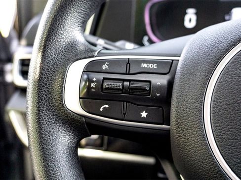 Used 2024 Kia Sportage LX image 18