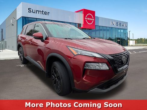 Used 2021 Nissan Rogue SV image 1