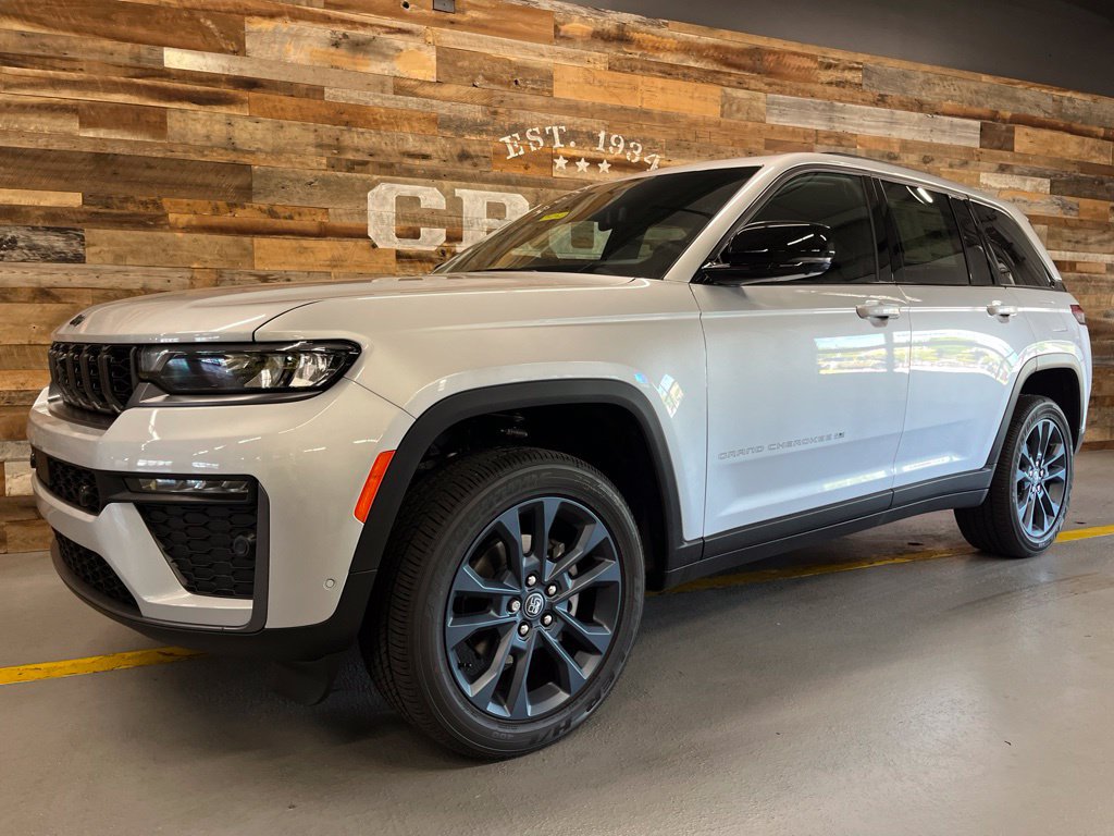 New 2026 Jeep Grand Cherokee Limited AWD/4WD image 15