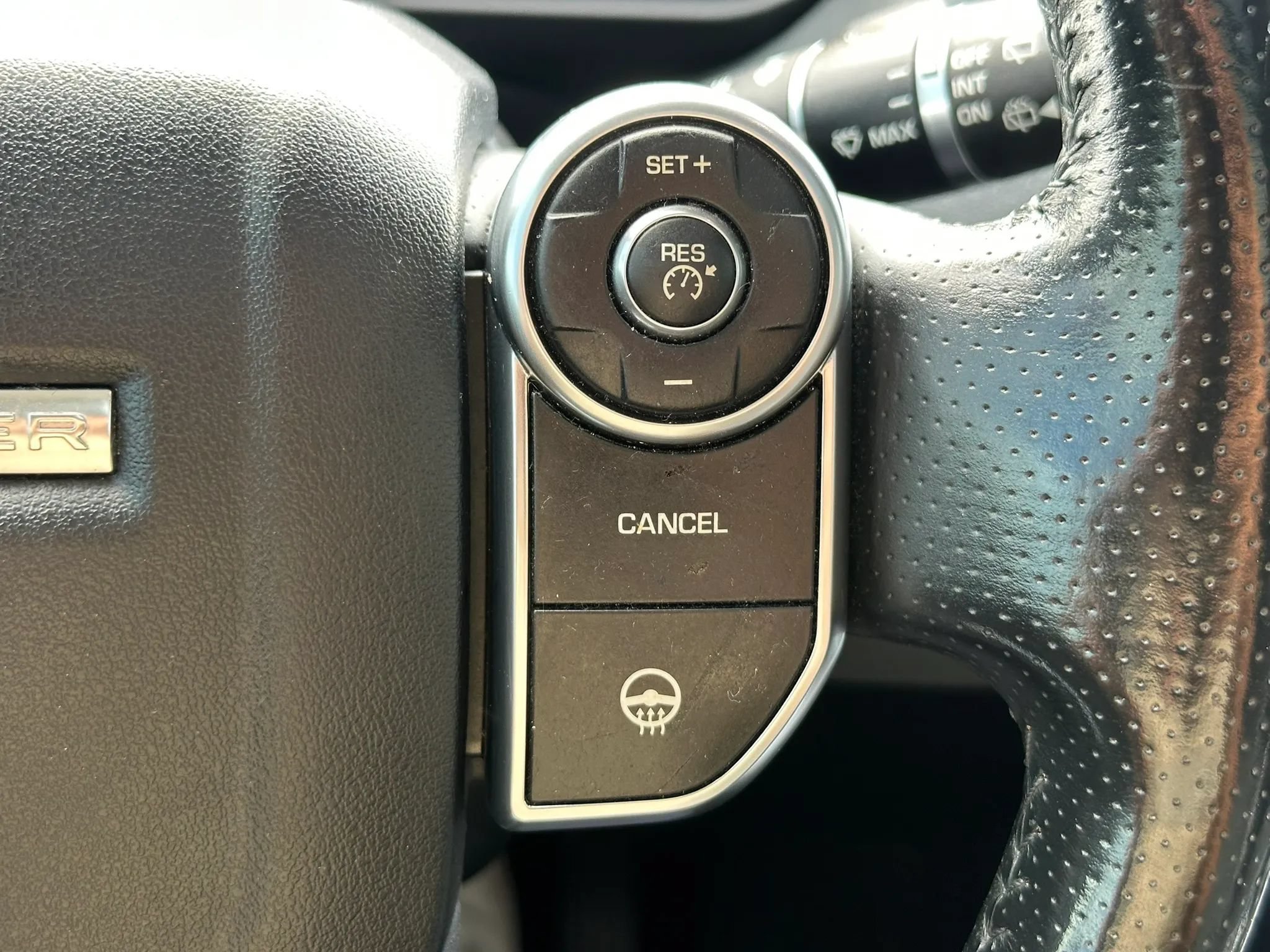 Used 2014 Land Rover Range Rover Sport HSE AWD/4WD image 42