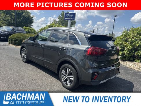Used 2022 Kia Niro EX FWD image 8
