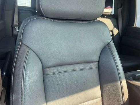 Used 2022 GMC Sierra 3500 Denali w/ Denali Ultimate Package AWD/4WD image 23