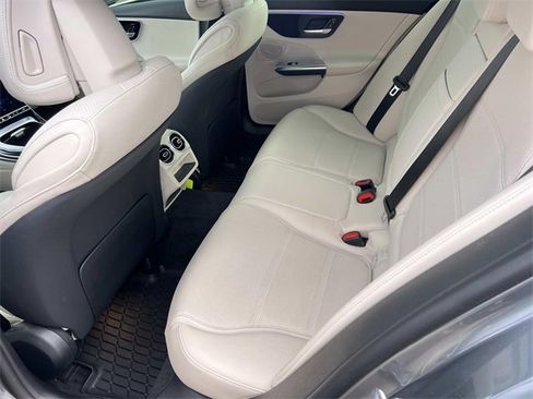 Used 2023 Mercedes-Benz C 300 4MATIC Sedan image 12