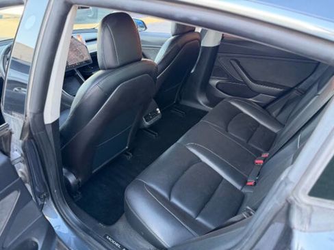Used 2020 Tesla Model 3 Standard Range RWD image 10