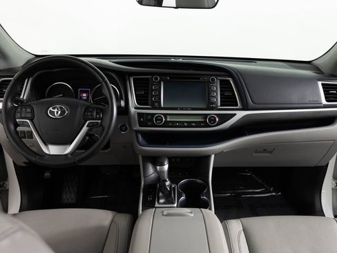 Used 2019 Toyota Highlander Limited Platinum AWD/4WD image 42