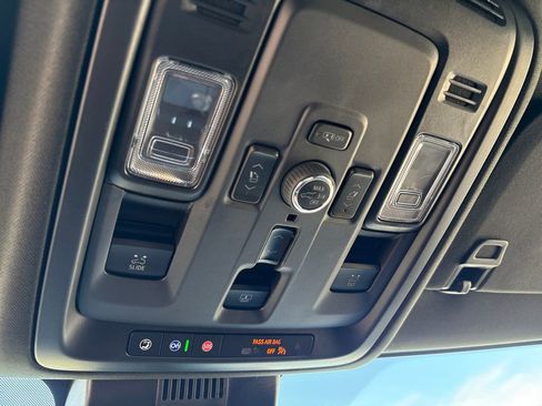 Certified 2025 GMC Yukon XL Denali Ultimate AWD/4WD image 42