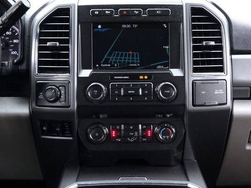 Used 2019 Ford F250 XLT w/ XLT Premium Package AWD/4WD image 44