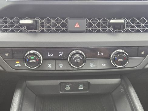 Certified 2025 Honda Accord SE image 19