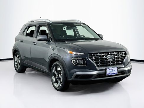 Used 2023 Hyundai Venue SEL w/ Cargo Package image 3