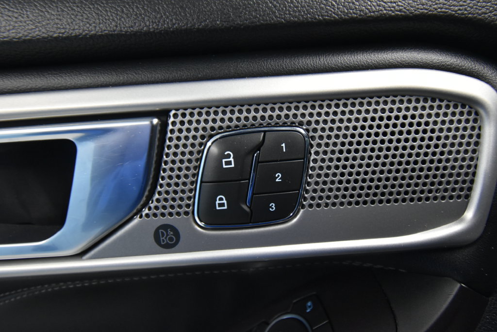 Used 2020 Ford Explorer Limited AWD/4WD image 9