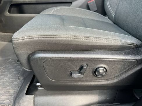 Used 2019 RAM 1500 Big Horn AWD/4WD image 12