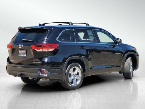 Used 2018 Toyota Highlander Limited AWD/4WD image 4