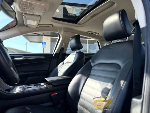Used 2018 Ford Fusion SE w/ Fusion SE Technology Package FWD image 20