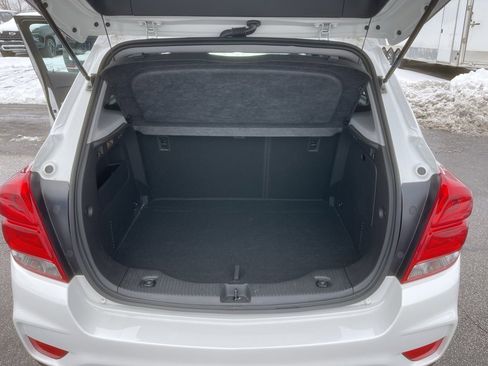 Used 2022 Chevrolet Trax LT w/ LT Convenience Package image 26