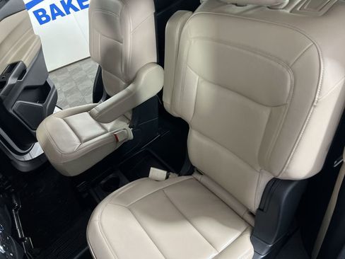 Used 2020 Ford Explorer XLT w/ Equipment Group 202A image 27