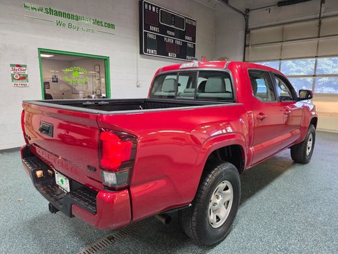 Used 2018 Toyota Tacoma SR w/ SR Convenience Package AWD/4WD image 6