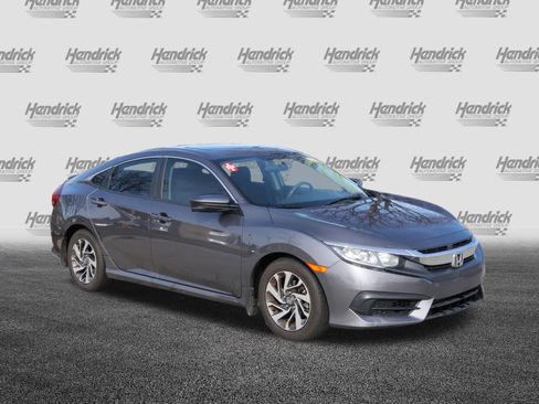 Used 2018 Honda Civic EX image 2