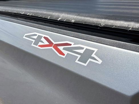 Used 2020 Chevrolet Silverado 1500 Custom w/ Custom Value Package image 11