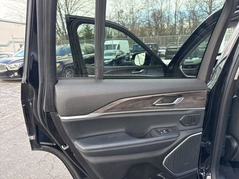 Used 2022 Jeep Grand Cherokee Limited image 30