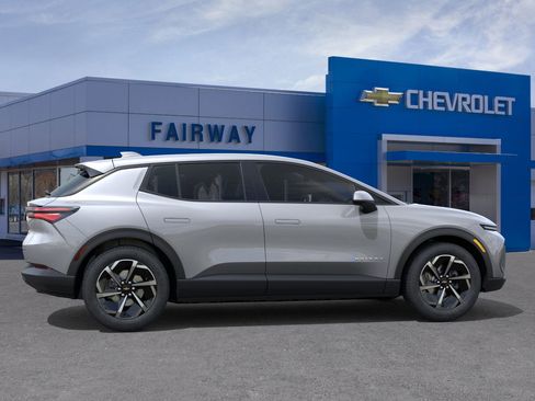 New 2026 Chevrolet Equinox EV LT w/ Comfort Package AWD/4WD image 5