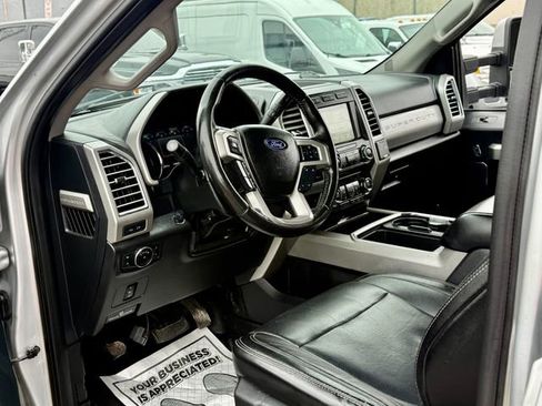 Used 2017 Ford F250 Lariat w/ Lariat Value Package AWD/4WD image 16