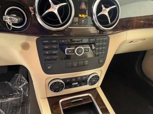 Used 2015 Mercedes-Benz GLK 350 2WD image 16