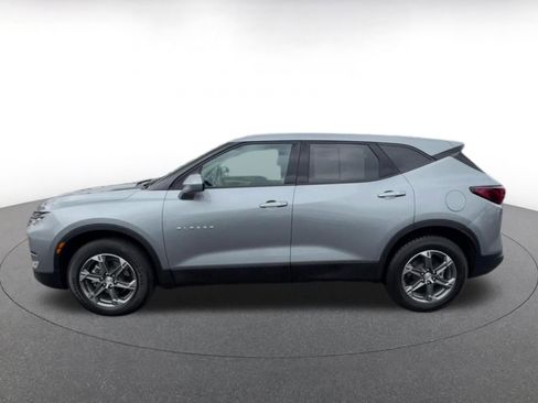 Used 2025 Chevrolet Blazer LT FWD image 9