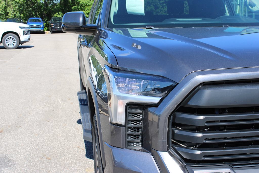 Used 2023 Toyota Tundra SR5 w/ SR5 Convenience Package AWD/4WD image 5