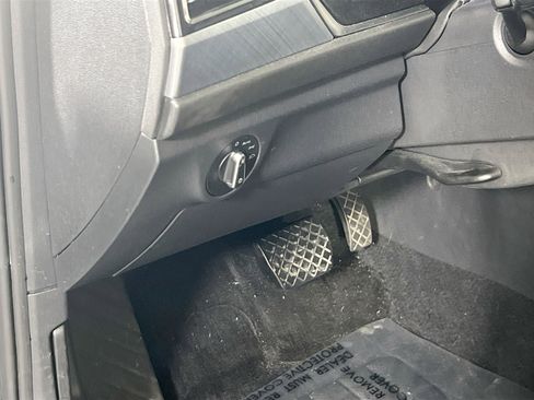 Used 2022 Volkswagen Jetta SE image 10