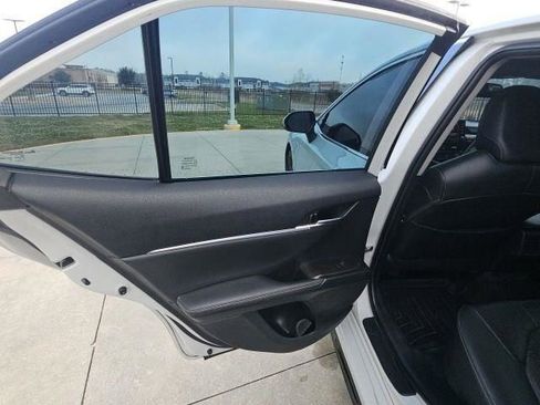 Used 2022 Toyota Camry XSE image 22