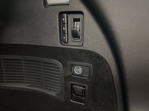 Used 2025 Lincoln Aviator Reserve w/ Equipment Group 201A image 32