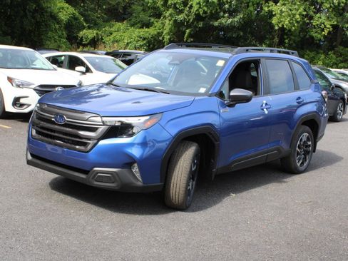 Used 2025 Subaru Forester Premium AWD/4WD image 5