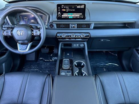 New 2025 Honda Pilot Elite image 15